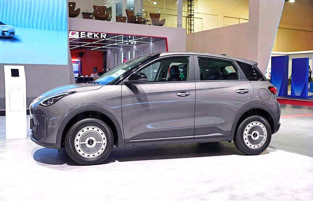 modifikasi Geely Ex2 Comet Gray + HSR